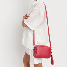 Load image into Gallery viewer, Nicola Hot Pink Crossbody | Vestirsi