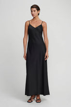 Load image into Gallery viewer, Timeless Slip Black / Hansen &amp; Gretel